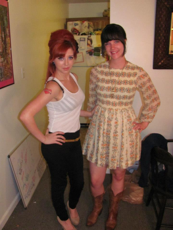 Charly and Erin in Amy Winehouse and Linda Rondstadt holloween costumes